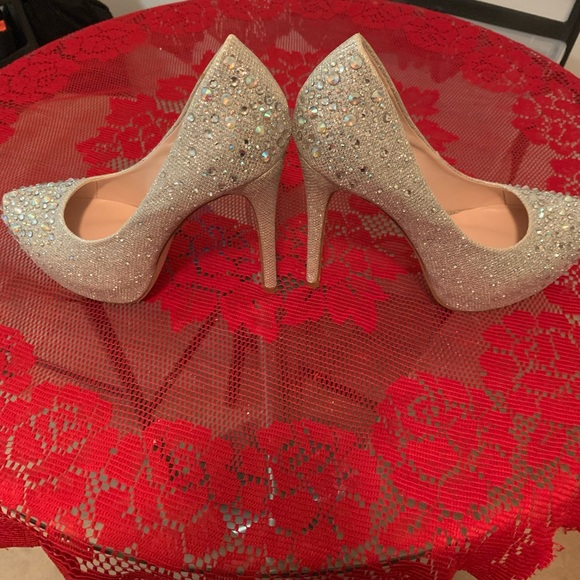 Silver rhinestone stilettos. New in the box - Picture 2 of 5